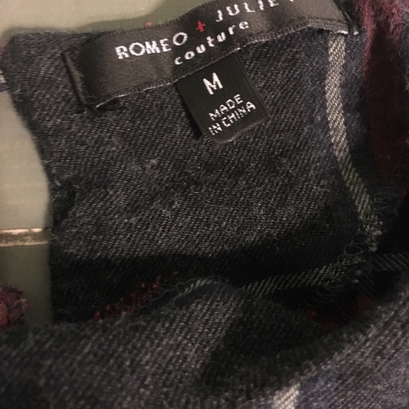 Cropped plaid long sleeve shirt - Picture 2 of 5